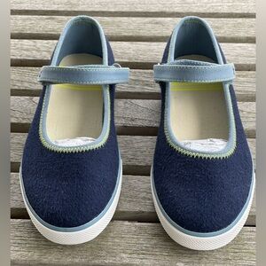 UMI girls Mary Jane size 3. NIB